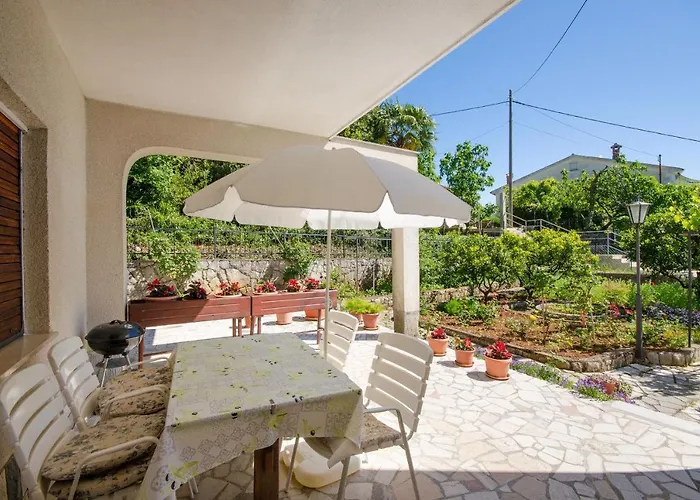 Apartments Mladen Jelica